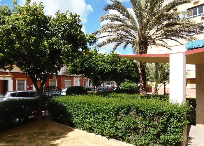 Hotel cerca del colegio: Apartamento en Triana