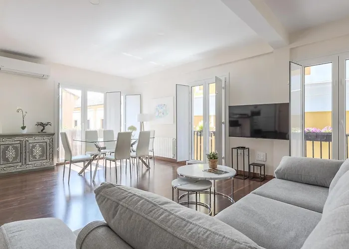 Hotel cerca del colegio: San Vicente -OASIS DE PAZ EN EL CORAZÓN DE SEVILLA 3 HAB - 2 Baños WIFI AC