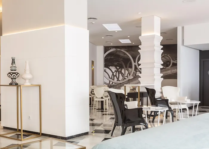 Hotel 5 Estrellas Monte Triana