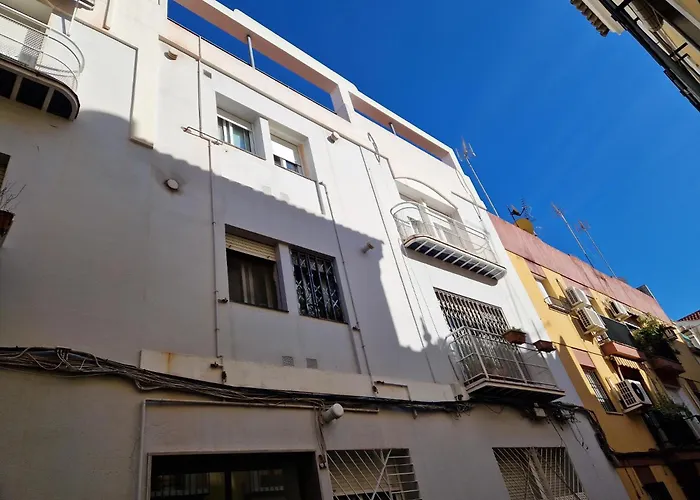 Hotel cerca del colegio: En el corazón de Triana