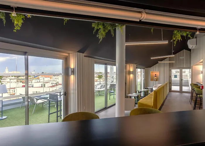 Hotel 5 Estrellas Monte Triana