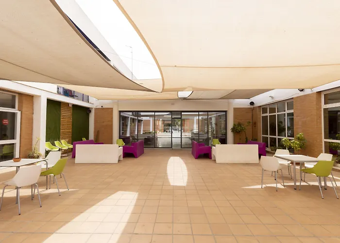 Hotel cerca del colegio: Albergue Inturjoven Sevilla